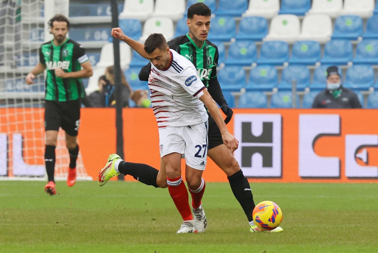 Sassuolo empata con golazos ante Cagliari 2-2 en la Serie A. Scammaca y Berardi anotaron para los neroverdi, mientras que Diao y Joao Dos Santos (de penal) lo hicieron para los visitantes.