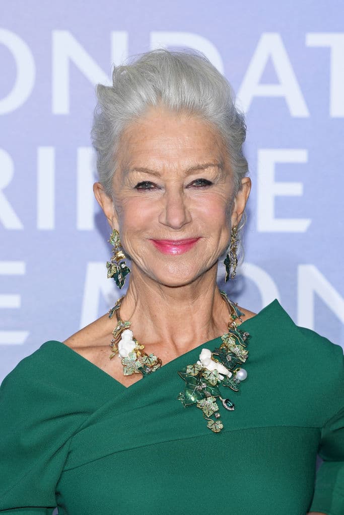 La galardona actriz inglesa ha dejado claro que es una de las mejores actrices de los últimos años, ya que además de tener un Oscar, Mirren también ha aparecido en más de 50 diferentes títulos en el cine.
<br>