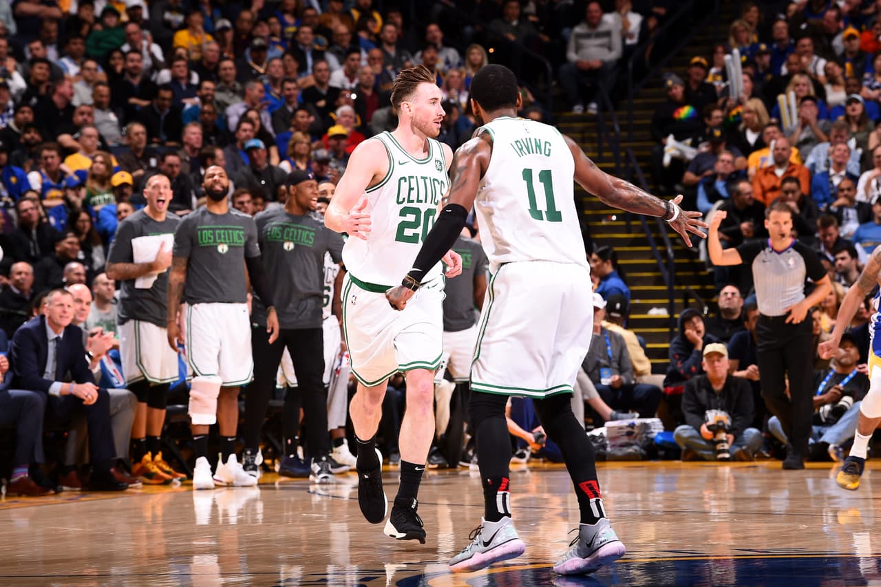 Gordon Hayward fue el mejor hombre de la jornada en el Oracle Arena consiguiendo 30 puntos, siete rebotes y cuatro asistencias, por encima de los 23 de Stephen Curry.