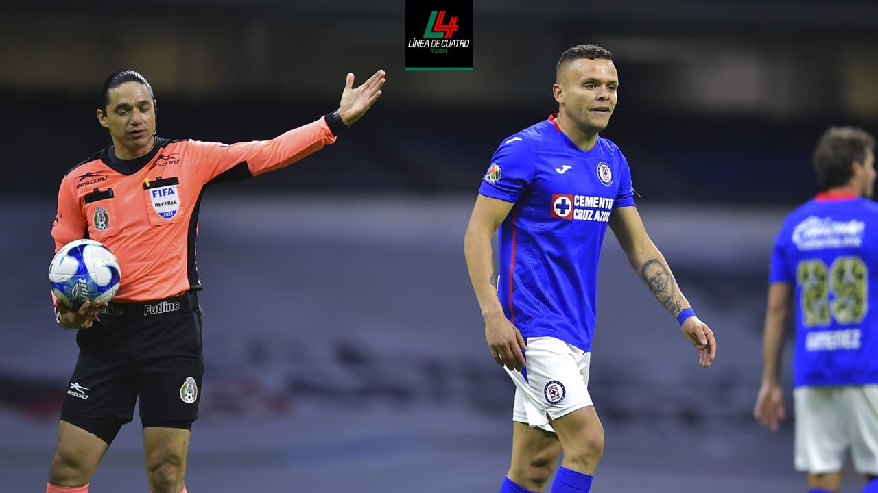 Árbitro encendió a 'Cabecita' tras quitarle gol: "Iba para afuera"