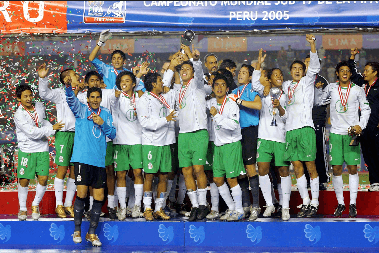 <b>Campeón del mundo</b>
<br>México ganó su primer título mundial en la categoría Sub 17 donde el Tri se impuso con autoridad 3-0 ante su similar de Brasil en la Final. Esto representó el primer logro de esta índole en la historia de las selecciones nacionales de México.