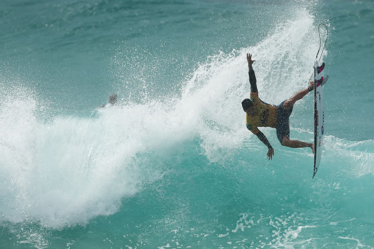El surf vive una competencia con sus grandes figuras en el Quiksilver Pro and Boost Mobile Pro Gold Coast en Australia, dando muestras de exigencia y espectáculo, cualidades que le dieron un lugar en los Olímpicos de Tokio 2020.