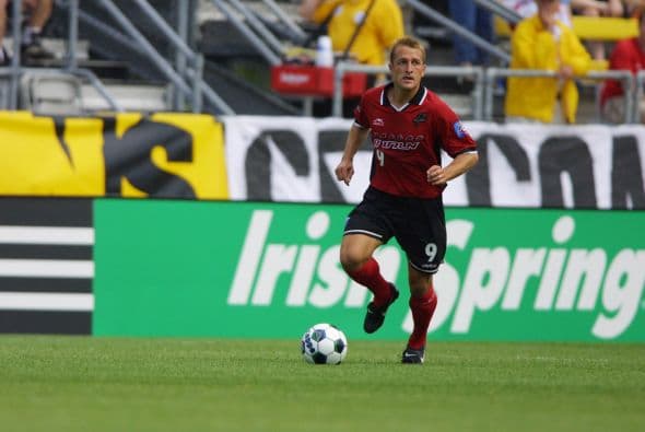 5) JASON KREIS - 108 GOLES | El actual DT de NYCFC, fue campeón goleador en 1999 y es el máximo anotador en la historia de FC Dallas, donde jugó de 1996 a 2004. Sus últimos goles los festejó enfundado en la camiseta del Real Salt Lake " club al que posteriormente dirigió.