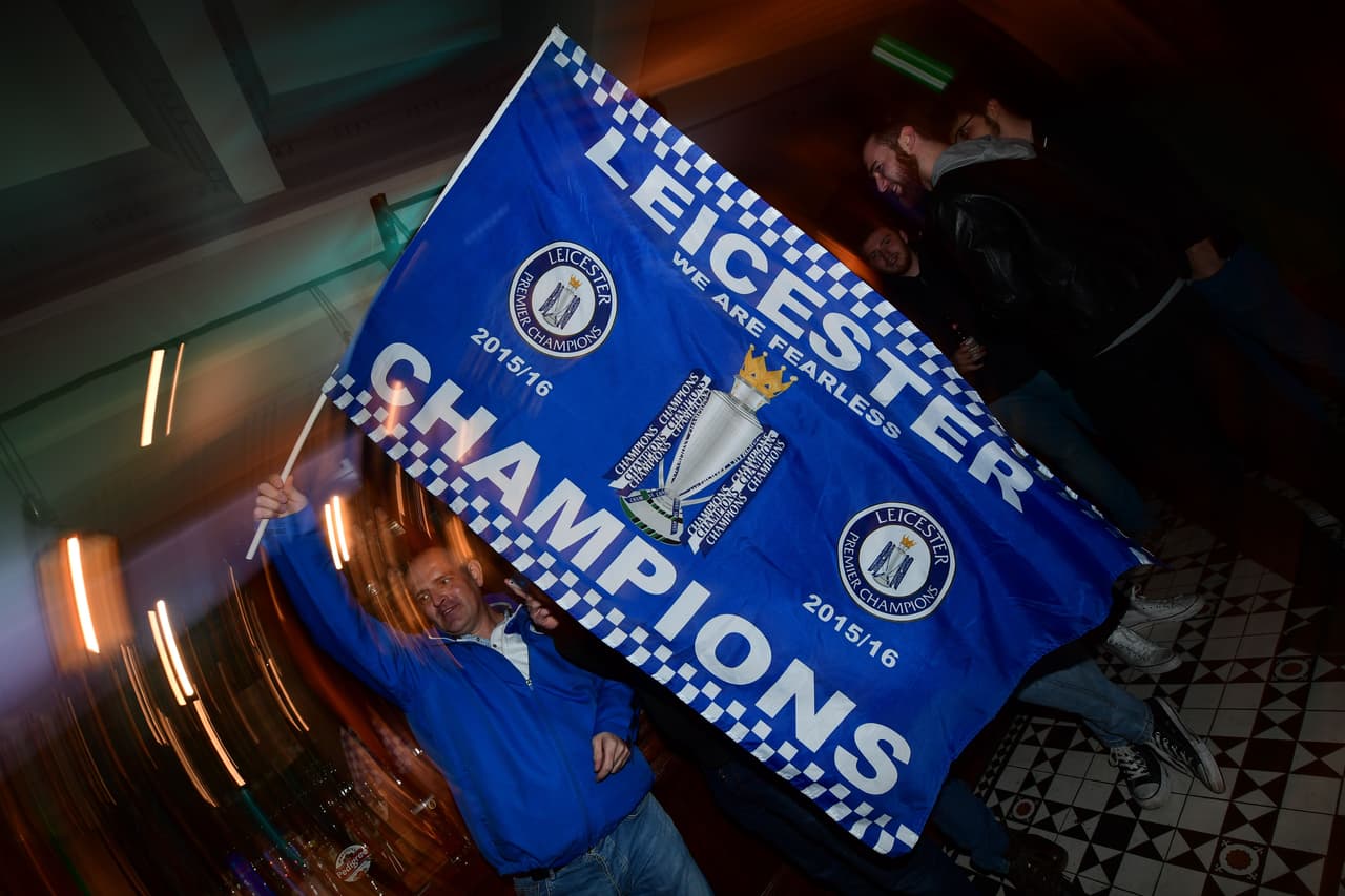 Las calles también se llenaron de aficionados para celebrar a su equipo por el campeonato conseguido