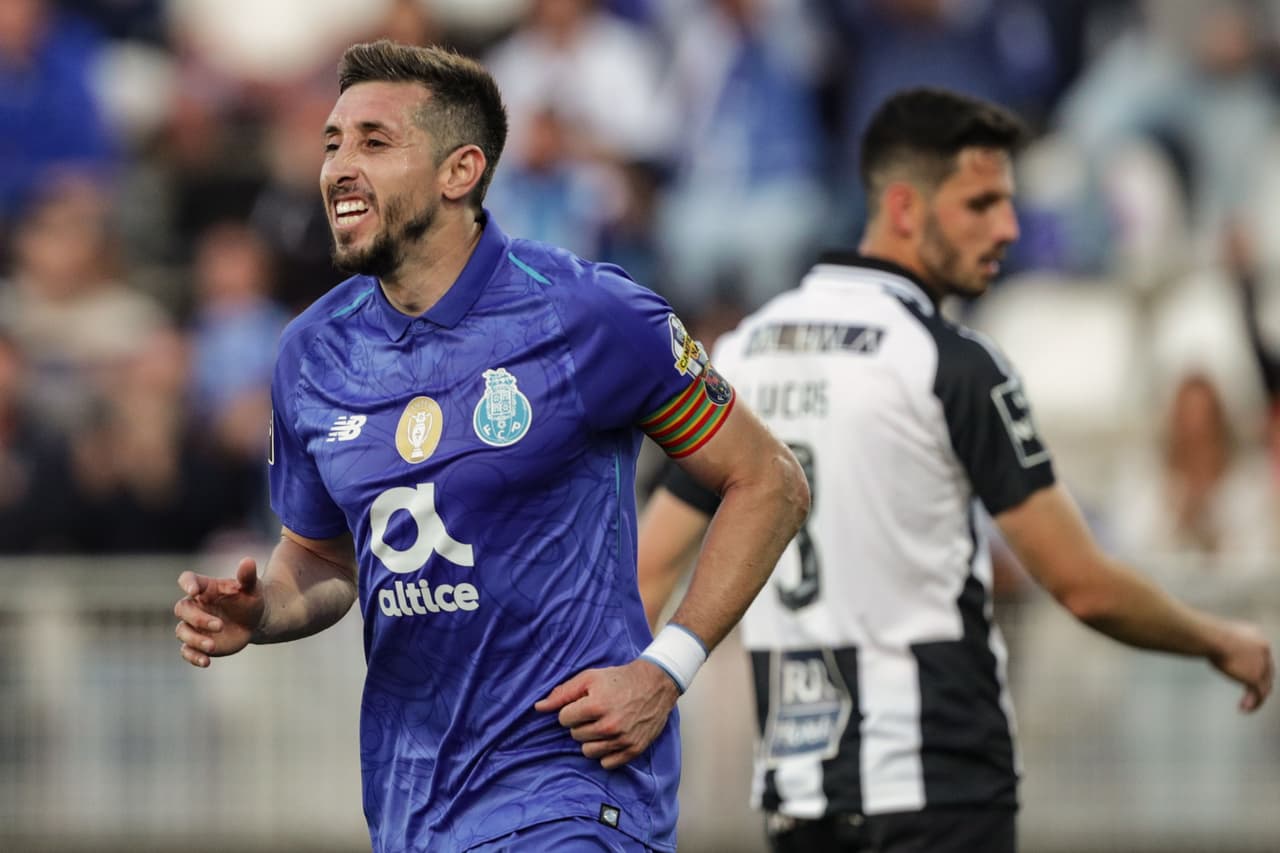 Herrera (izquierda) no marcaba en la Liga de Portugal desde el 22 de febrero y llegó a cinco goles en la temporada de esa competición.