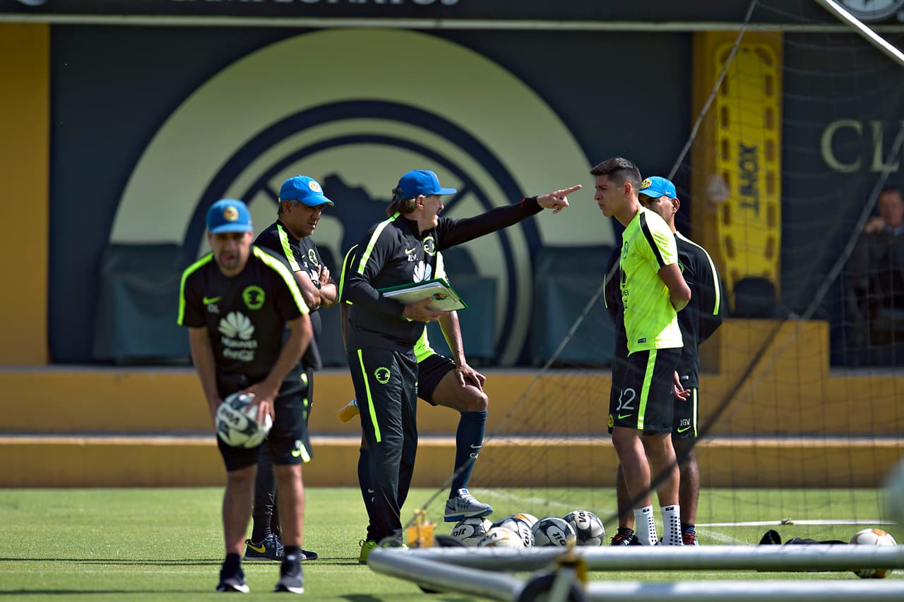 En su fugaz paso por Coapa, La Volpe se puso a trabajar en serio con los jóvenes azulcremas.