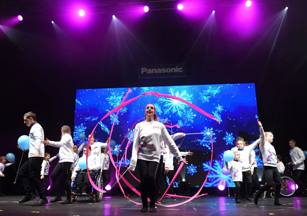 Se clausuran los Juegos Olímpicos de la Juventud en Lausana y se pasa la bandera olímpica a Corea del Sur, próximo anfitrión en cuatro años.