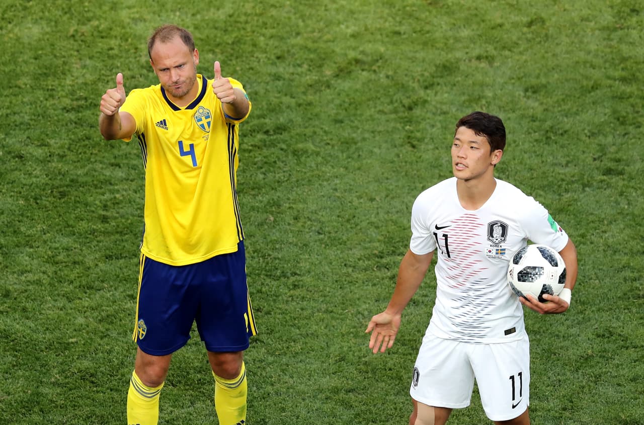 Incluso, Corea del Sur protestó una jugada en la que el balón golpeó en la mano de un sueco en el área, pero el árbitro entendió que fue una situación fortuita.