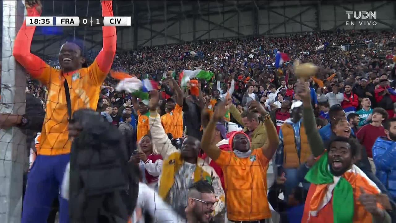 ¡GOL!  anota para Costa de Marfil. Nicolas Pépé