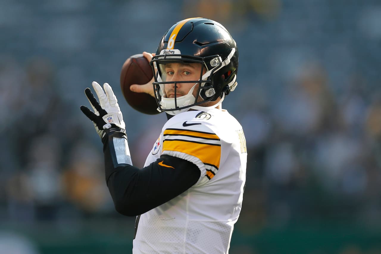 Devlin Hodges asume titularidad de Pittsburgh