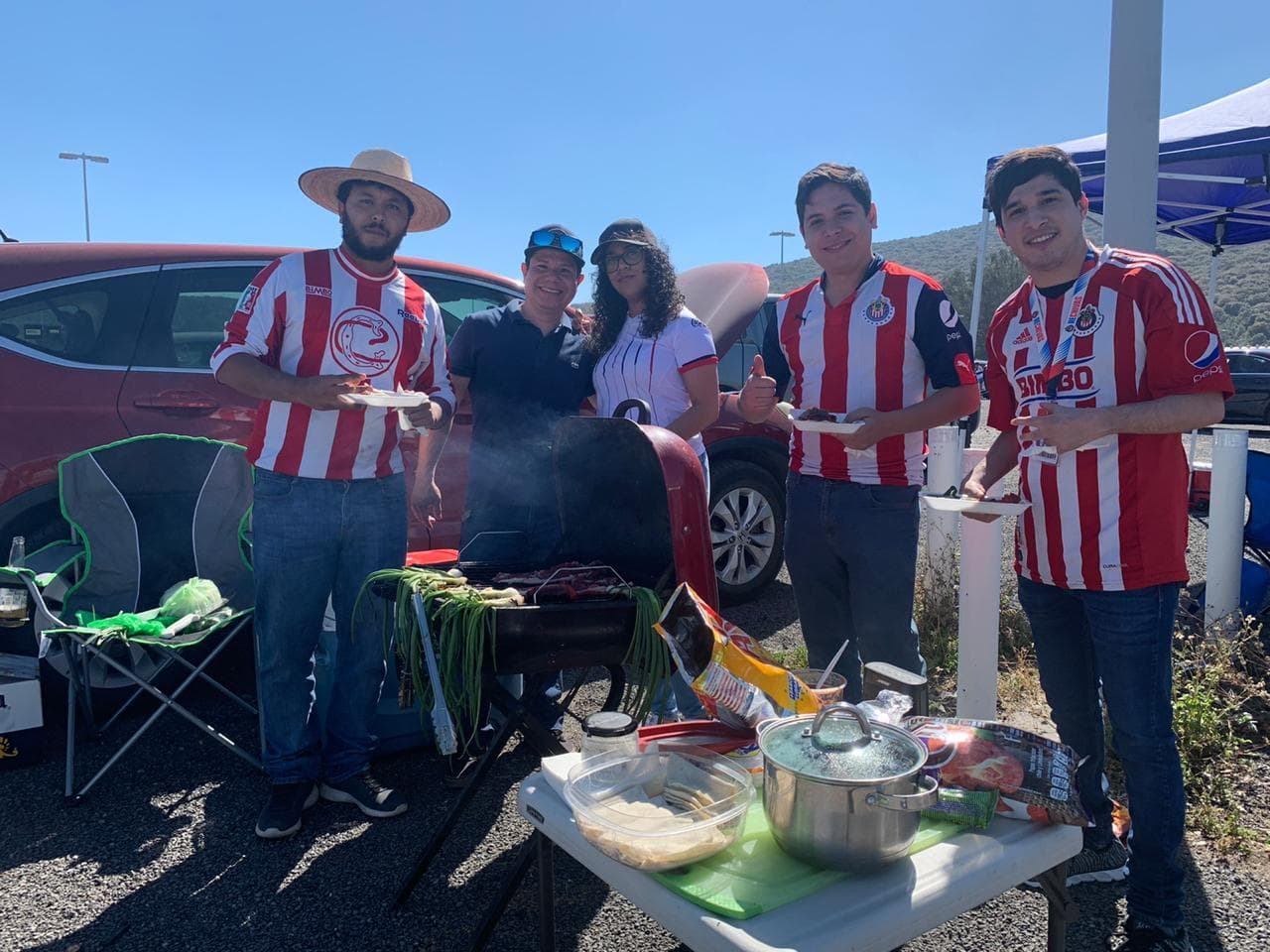 Así se vive el ambiente previo al choque entre Chivas y León en el futbol mexicano.