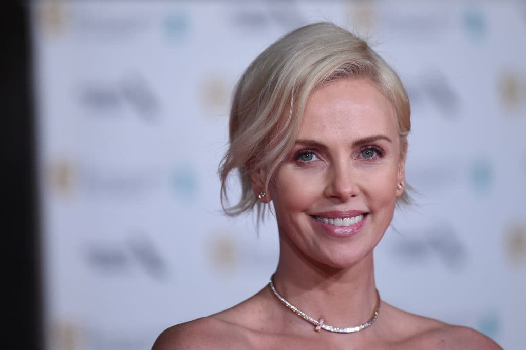 La guapa actriz proveniente de Sudáfrica, declaró a medios desde el 2019, que estaba ‘sorprendentemente disponible’.