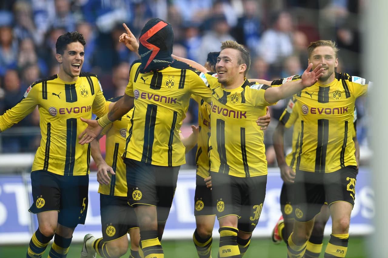 Aubameyang está en un buen momento anotador y así lo ha hecho notar en la Bundesliga, donde generó hace poco molestias a los patrocinadores de su equipo por usar una máscara en una de sus celebraciones, algo característico del goleador.