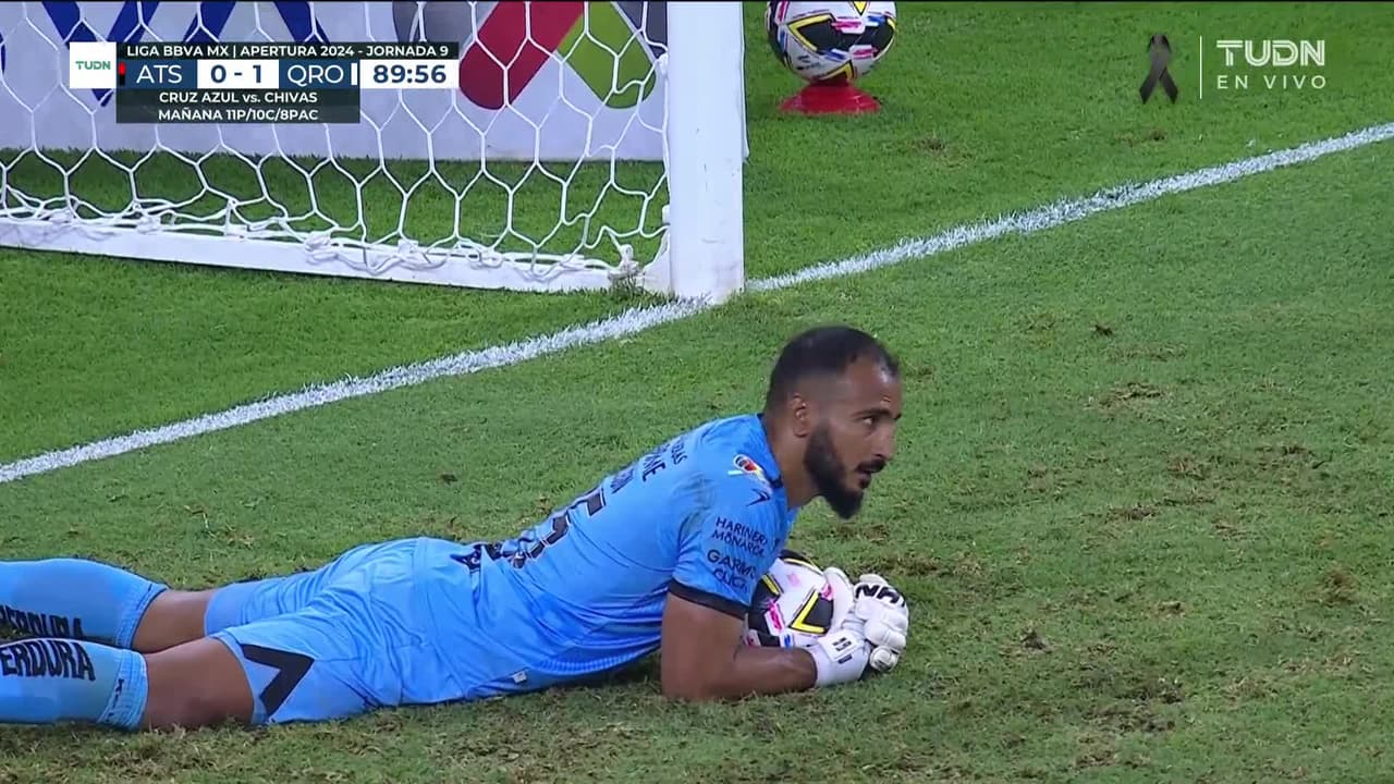 ¡Se la encuentra Allison! Aguirre peina y el portero de Gallos detiene