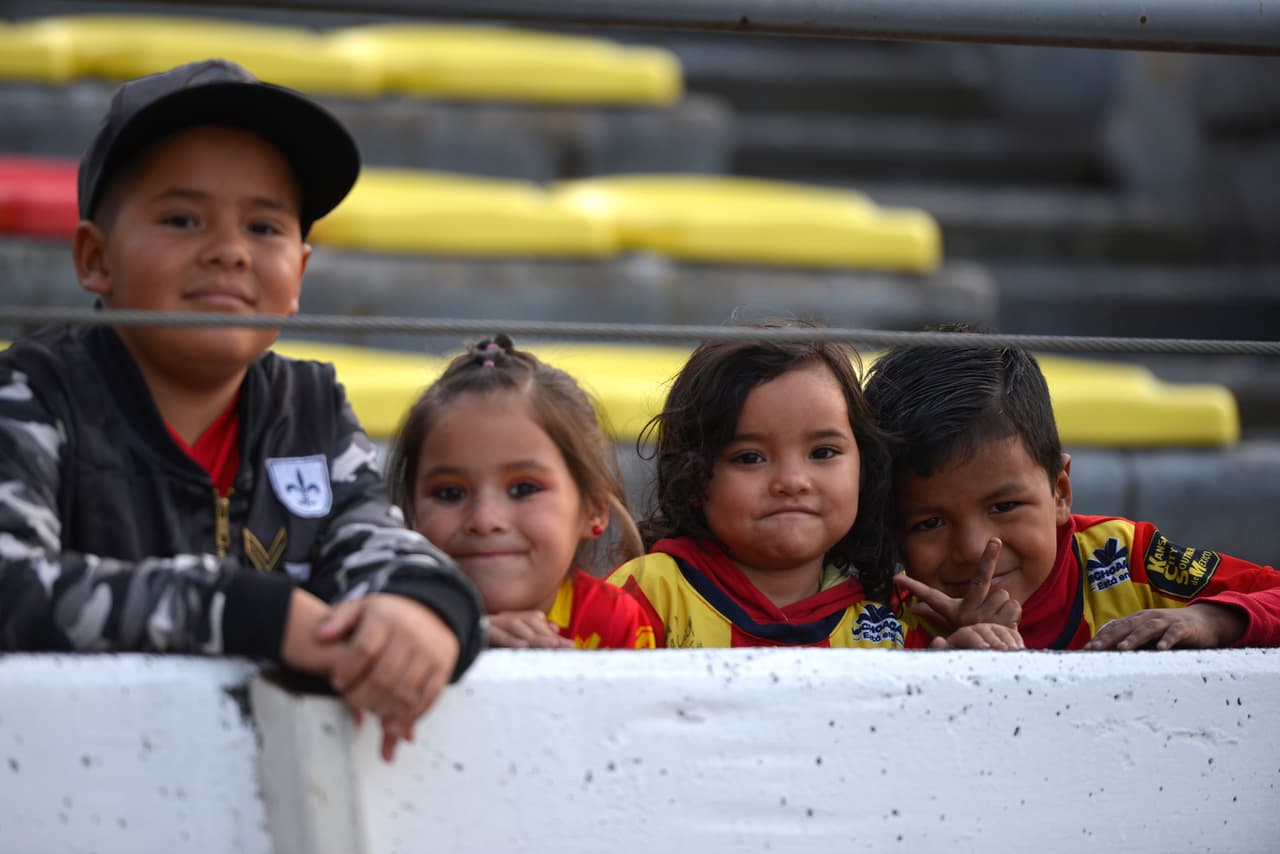 Los niños llegaron desde temprano al Estadio Morelos para una fiesta especial.