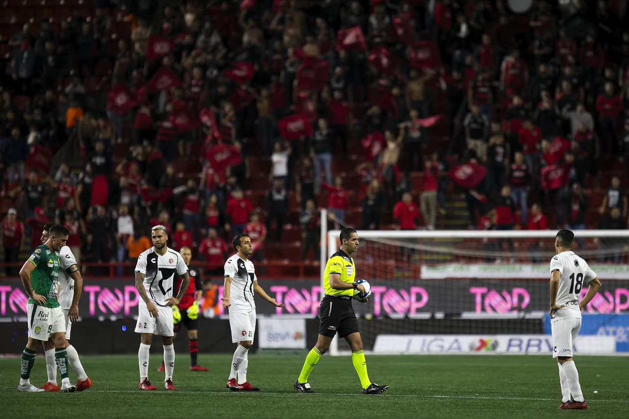 Momento en el que Roberto García Orozco detuvo el juego.
