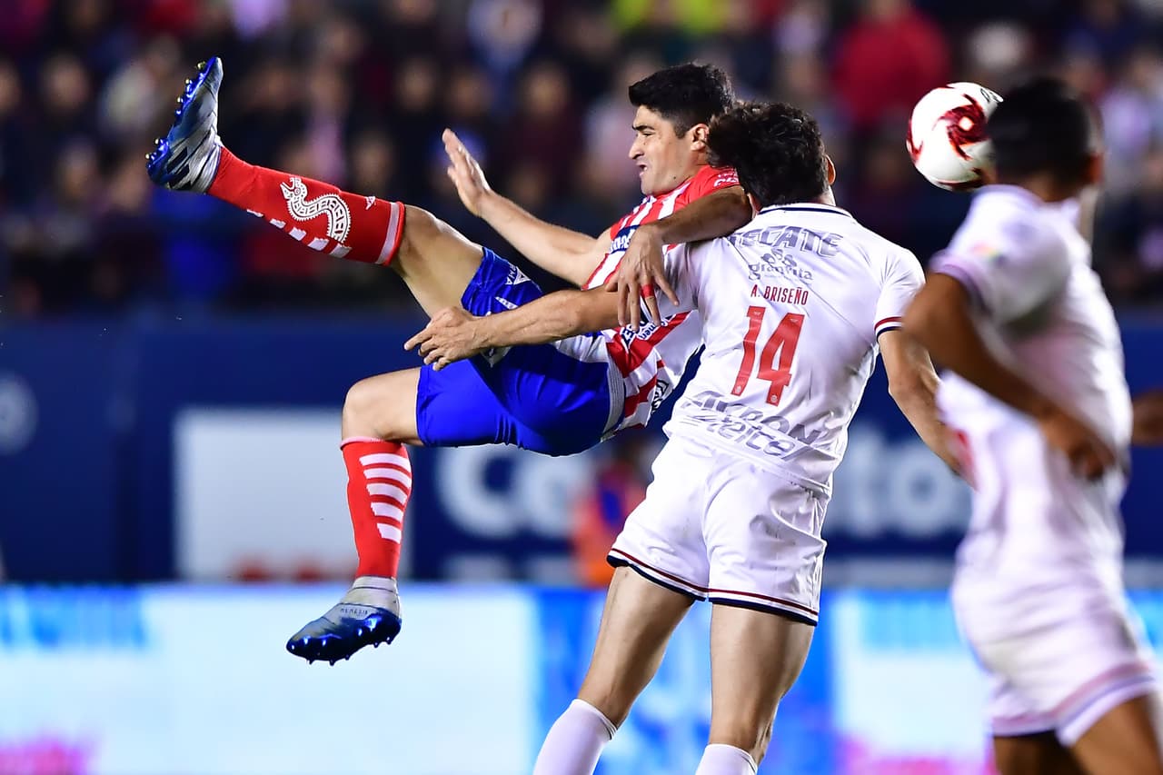 Con goles de Nicolás Ibañez y Germán Berterame por parte del Atlético san Luis y goles de Javier López y Oribe Peralta por parte del Guadalajara, Atlético san Luis y Chivas empatan en duelo con tres penales.