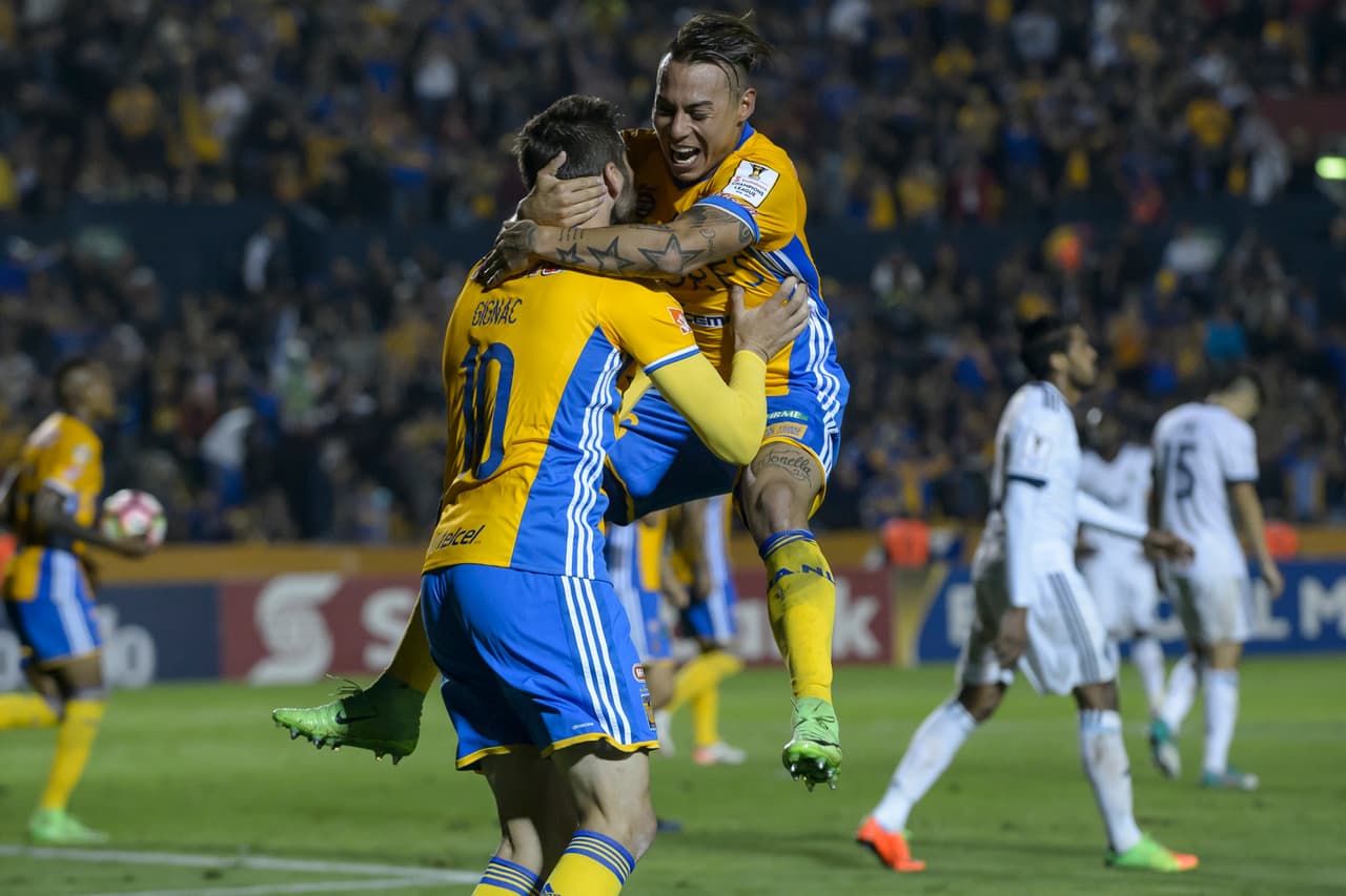 Los locales ampliaron la diferencia en el 87 cuando Jurgen Damn remató, la pelota le quedó rebotada al portero y el chileno Vargas convirtió de zurda desde los lindes del área para finiquitar el triunfo.