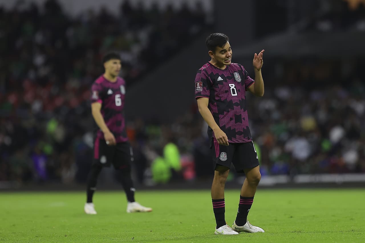 México selló su pase al Mundial con una victoria sobre El Salvador, gracias a los goles de Uriel Antuna y Raúl Jiménez.