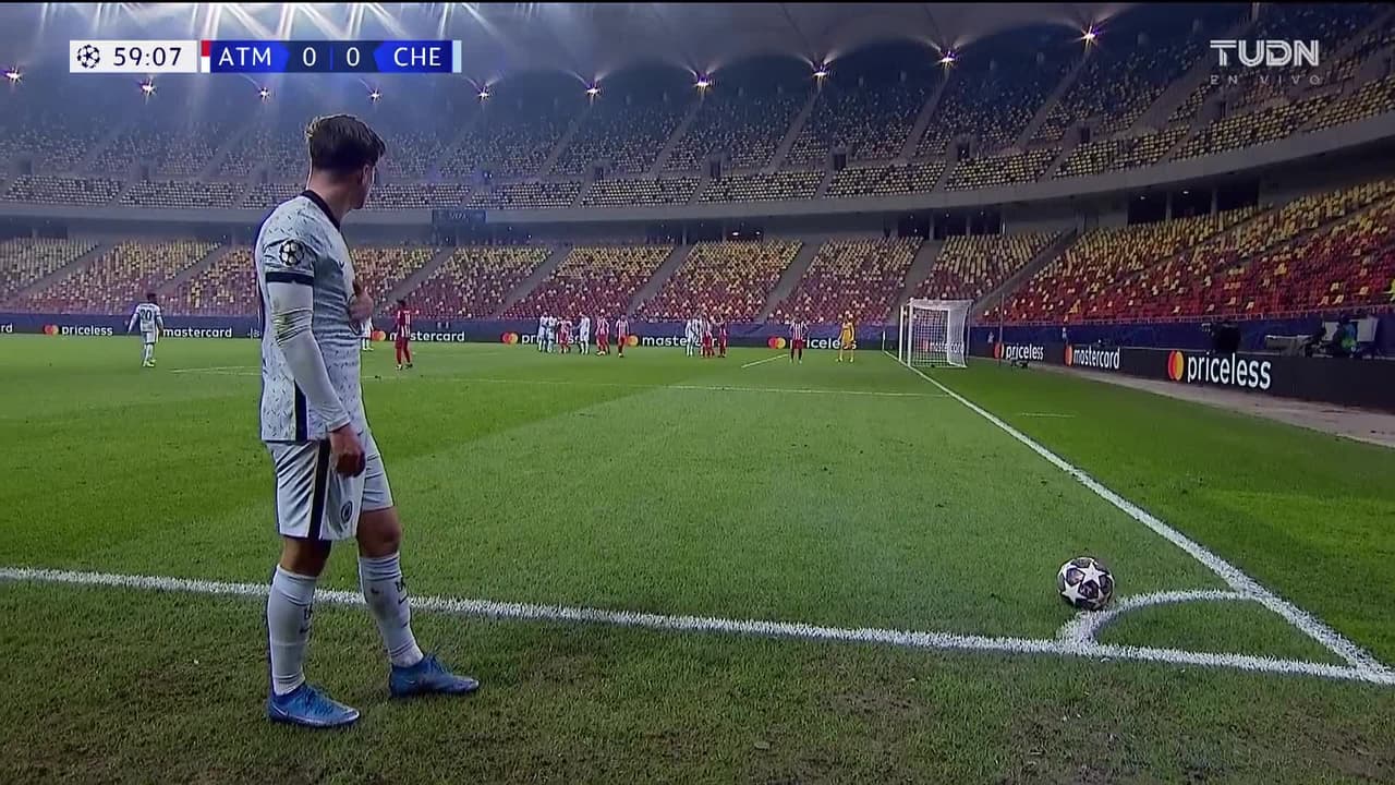 ¡TIRO ATAJADO! disparo por César Azpilicueta.