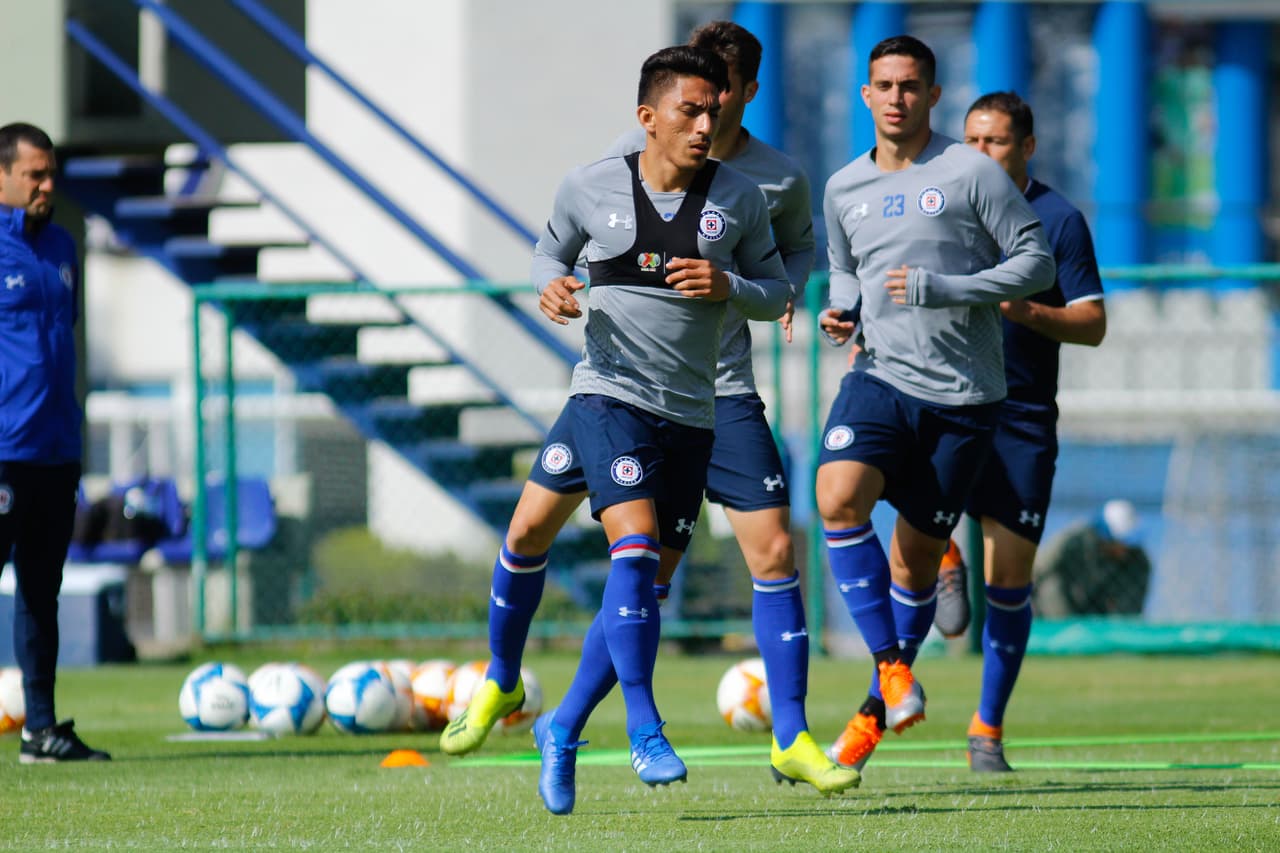 Cruz Azul se reforzó con varios jugadores, con lo que tiene una nómina importante para dar pelea en el certamen.