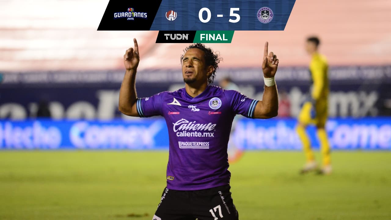 Mazatlán FC humilla al San Luis con un hat-trick de Camilo Sanvezzo