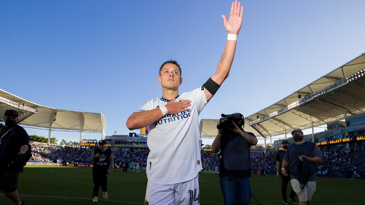 Chicharito es llamado ‘llorón’ y pide no lo juzguen