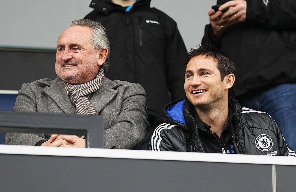Frank Lampard, actual entrenador del Chelsea, tiene la influencia de su padre Frank Richard George Lampard, quien fue un jugador profesional de futbol que jugó por el West Ham United, por el Southend United y también por Inglaterra.