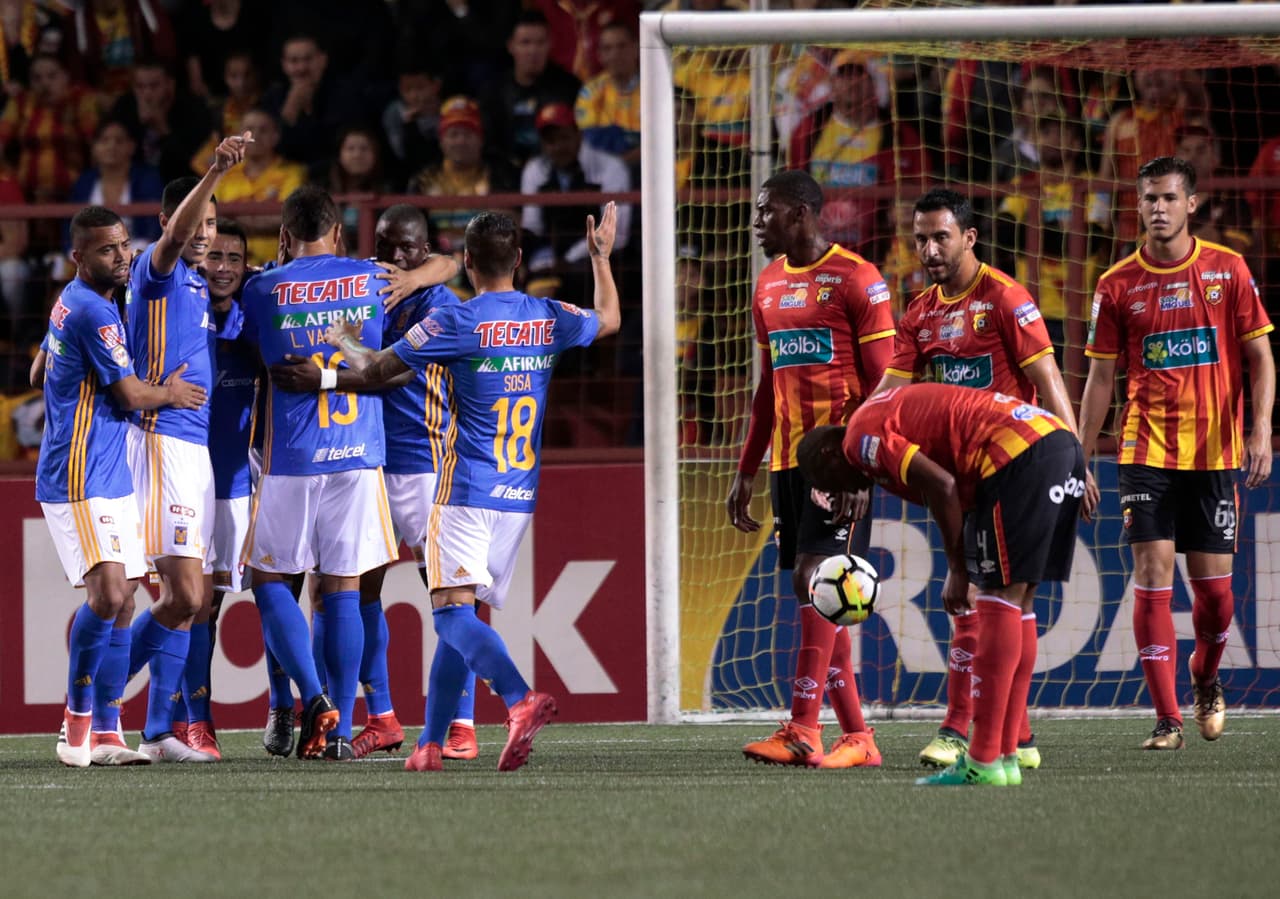 Tigres celebró muy pronto y se vio sorprendido por Herediano con el que igualó 2-2 en el juego de ida de la Liga de Campeones de Concacaf, por lo que tendrá que definir su clasificación en la vuelta.