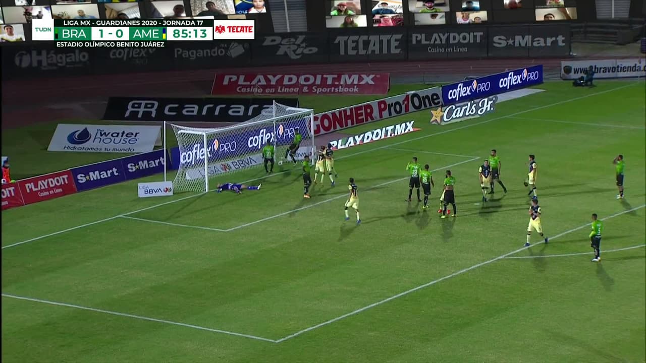 ¡GOOOL! Henry Martín anota para América.