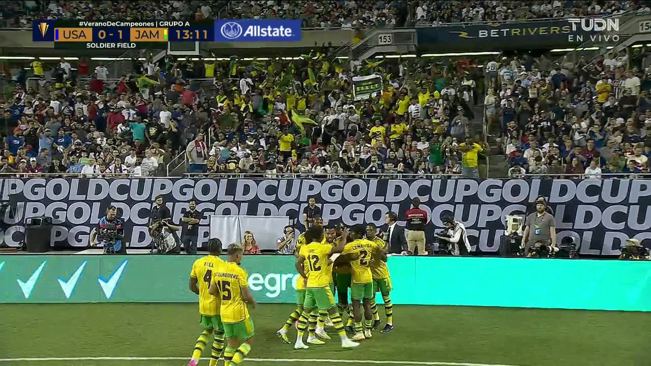 ¡GOL!  anota para Jamaica. Damion Lowe