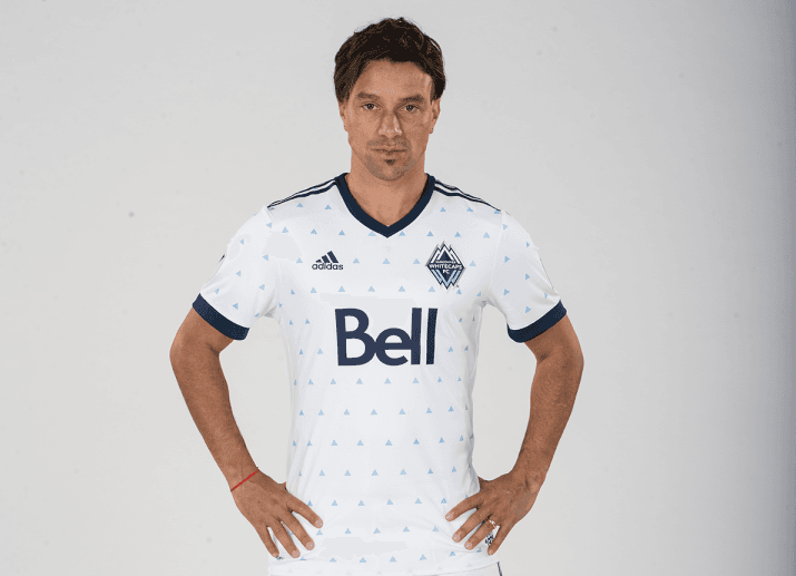 Por su parte el tico Christian Bolaños luce la nueva camiseta de Vancouver Whitecaps FC. (Crédito: Vancouver Whitecaps FC)
