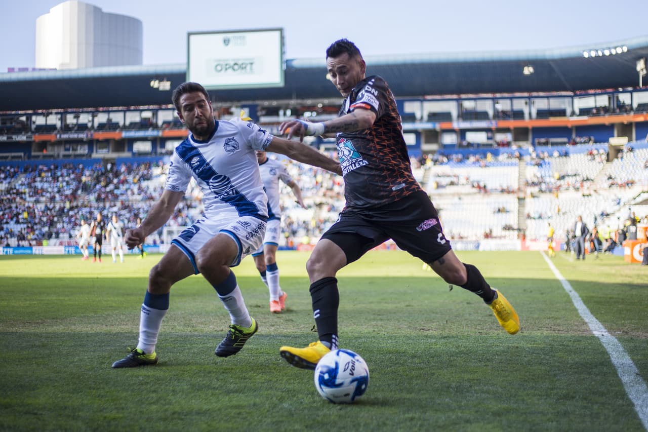 Con solitario gol desde los once pasos de Franco Jara, Pachuca gana y se queda con los tres puntos.
