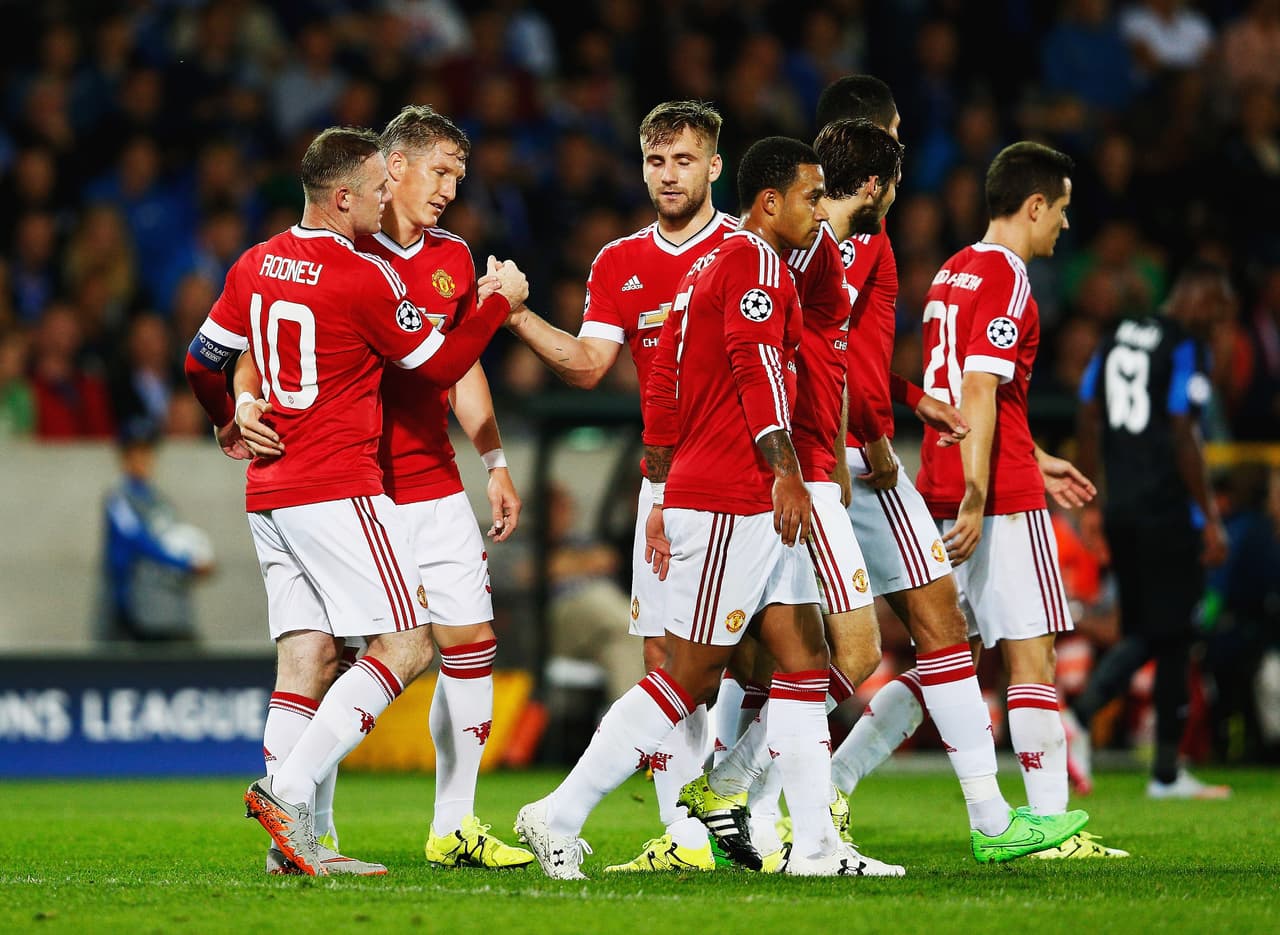 El estratega tulipán renovó casi por completo al Manchester United que peleará por recuperar su grandeza con una base de buenos pero jóvenes jugadores como De Gea, Blind, Rojo, Jones, Shaw, Mata, Herrera, Fellaini, Martial y Depay respaldados por los veteranos Wayne Rooney, Michael Carrick y Bastian Schweinsteiger. Con ese cuadro, los Devils intentarán competir y llegar hasta la final de Milán.