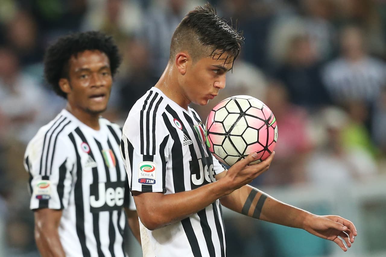 La Juve está casi completamente renovada pues aunque siguen Buffon, Chiellini, Marchisio y Pogba llegaron nuevas caras como Mandzukic, Cuadrado, Khedira, Hernandes, Sandro y Dybala quienes deberán responder al tope de sus capacidades para conjuntarse pronto y cumplir con un papel aceptable llegando al menos a los cuartos de final.