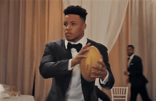 Y el futuro de la liga, el Novato Ofensivo del Año de 2018, el estelar corredor de los NY Giants, Saquon Barkley.
<a href="https://www.youtube.com/watch?v=tJjiIuH1VnY" target="_blank">Aquí puedes ver el comercial completo si no lo has visto</a>.