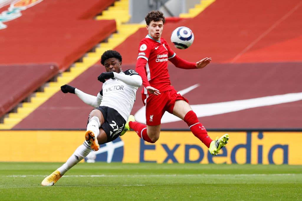 Por la mínima y en casa, el Liverpool ve la derrota ante el Fulham con gol de Mario Lemina. Con esta derrota, los de Klopp pierden tres puntos y suman ya seis partidos sin ganar como locales y así complican más sus opciones en puestos europeos.