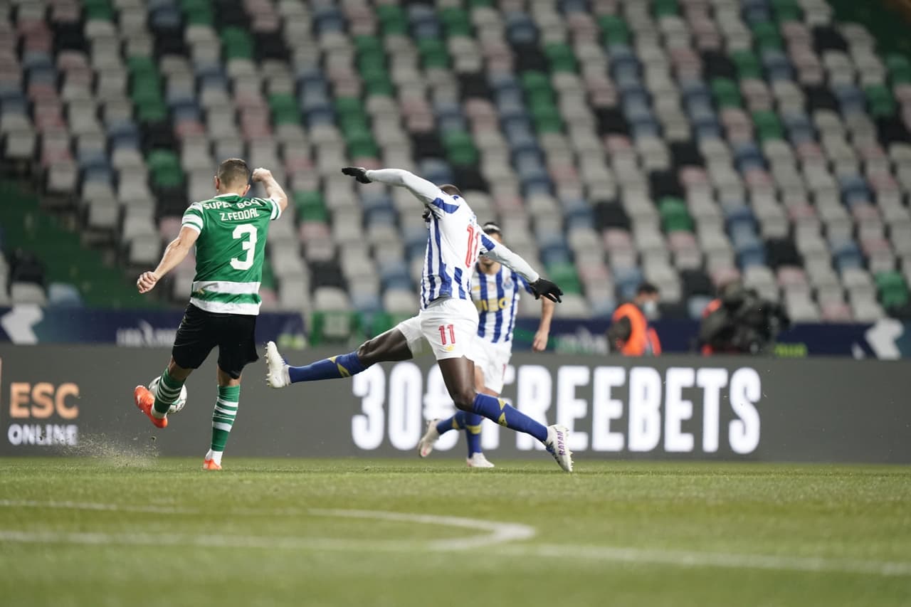Con doblete de Jovane Cabral, el Sporting de Lisboa avanza a la final de la Copa de la Liga de Portugal, tras derrotar al Porto 2-1. Los goles por parte de los verdiblancos cayeron en los últimos 10 minutos del partido.