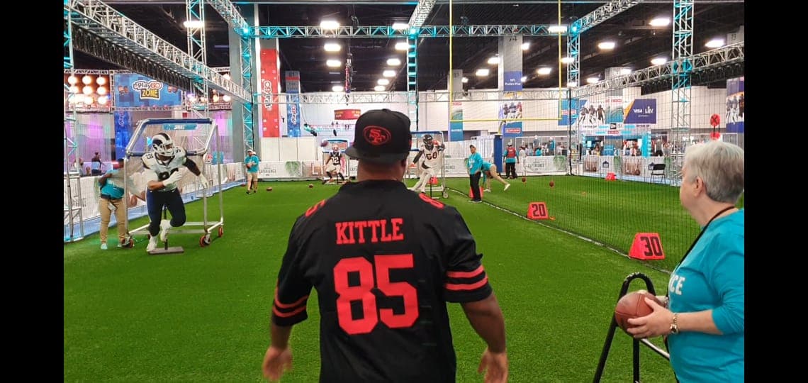 Falta menos de una semana para vivir la pasión del Super Bowl LIV entre Chiefs y 49ers pero la afición ya disfruta al máximo de la NFL Experience.