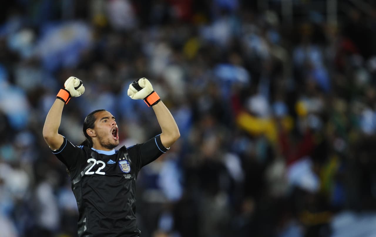 Tuvo un ascenso meteórico: rápidamente ganó la titularidad con Argentina de Diego Armando Maradona.