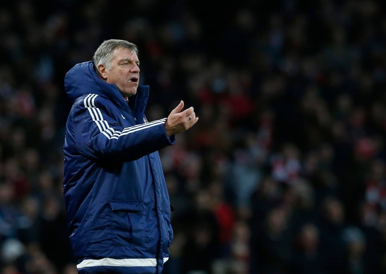 <b>Sam Allardyce, Inglaterra</b>: La etapa de Roy Hodgson en el banco de Inglaterra se cerró con unos cuartos de final en la Eurocopa de Polonia y Suiza en 2012, la primera fase del Mundial de Brasil 2014 y los octavos de final de la Eurocopa de Francia. Su intento de rejuvenecer una selección que no gana nada desde su Mundial de 1966, de momento no ha cosechado sus frutos y Sam Allardyce intentará devolver a la gloria a un equipo con buenos mimbres pero sin alma.