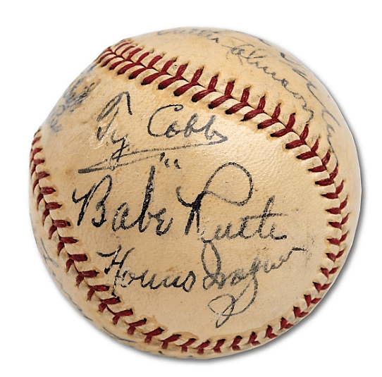 En una cifra inédita, SCP Auctions vendió esta pelota en la estratosférica cifra de 623,369. El récord previo fue destrozado, que era de 388,375 en 2012 por una esférica firmada solo por Babe Ruth.