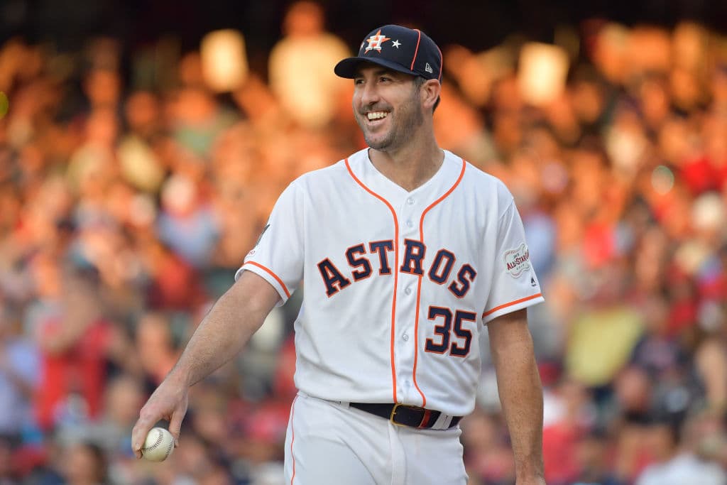<b>1) Justin Verlander (Houston Astros)</b>. Como los buenos vinos, entre más añejo, mejor. EL estelar Verlander tiene números increíbles por enésima vez. En 2019 posee récord de 11-4, 2.98 de ERA, 20 aperturas y 160 ponches, tercer en todo MLB en abanicados.