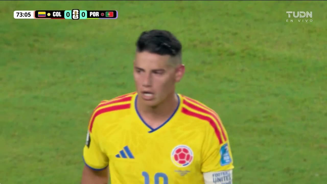 Colombia insiste! James roza el gol y el árbitro no concede penal