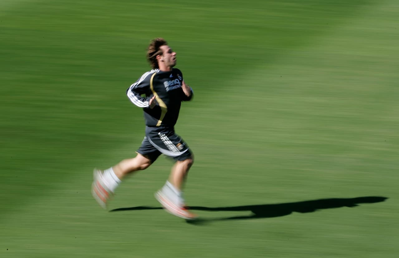 Cassano buscó ponerse a punto haciendo doble sesiones. Pero su vida era muy desorganizada: también le gustaban las mujeres.