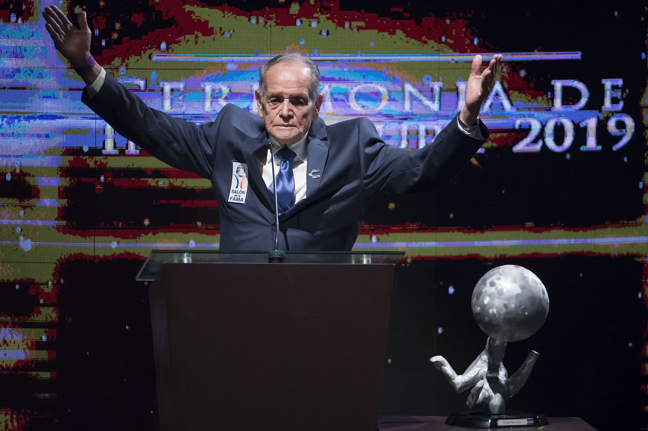 En el 2019 fue investido al Salón de la Fama.