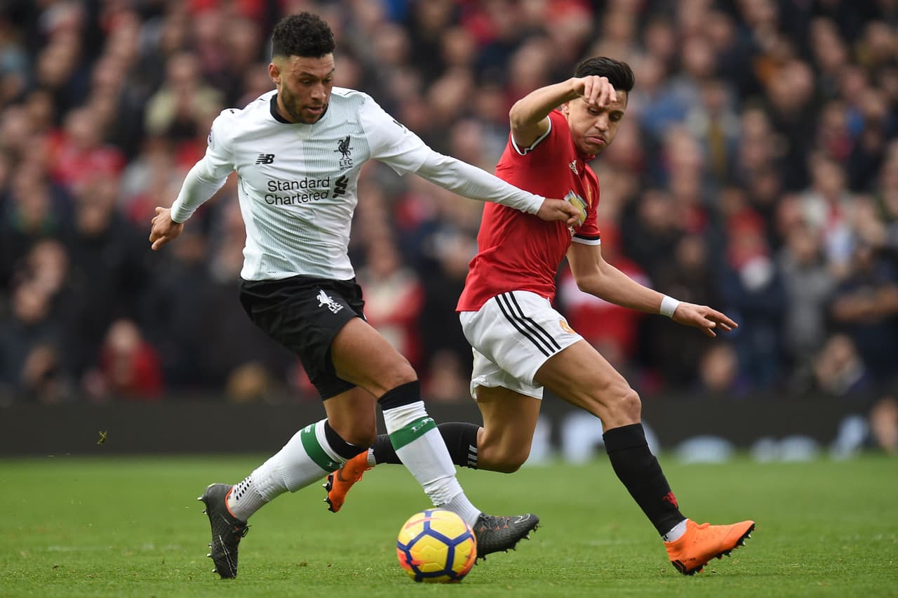 A punta de empuje, la visita se acercó al arco del español David De Gea. Incluso el técnico Jurgen Klopp envió a Adam Lallana en lugar de Alex Oxlade-Chamberlain en busca de resultados.