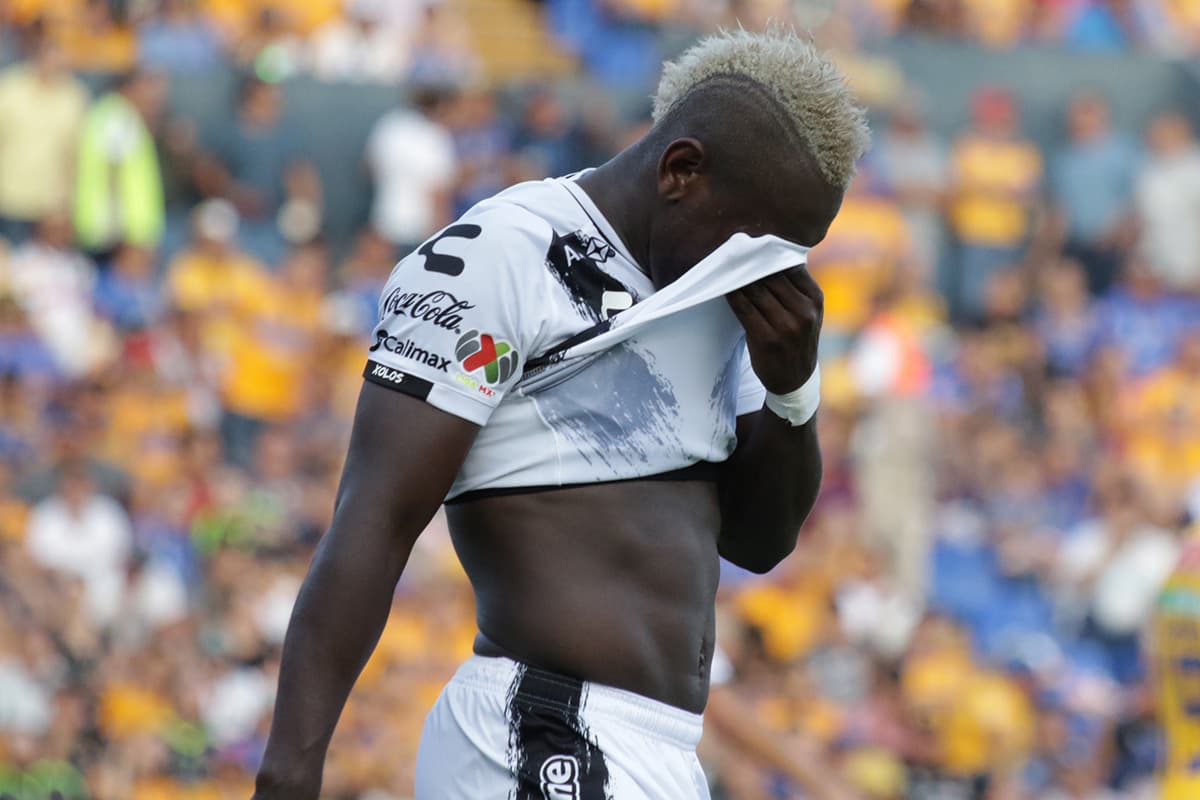 El mediocampista ecuatoriano de Xolos, Erick Castillo, tambien falló en su intento por marcar el gol de la igualdad para su equipo.