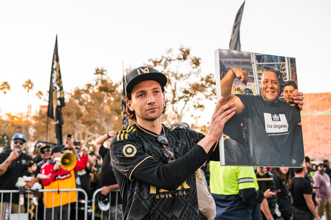 Ilie Sánchez recordó a Mo Fascio, el fallecido líder original de 'la 3252', el grupo de aficionados de Los Angeles Football Club.