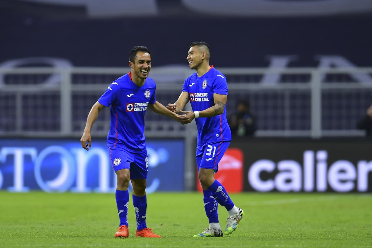 Con doblete de Luis Romo, gol de Rafael baca y gol de Roberto Alvarado, Cruz Azul golea a los Pumas y se queda a centímetros de la final del torneo.